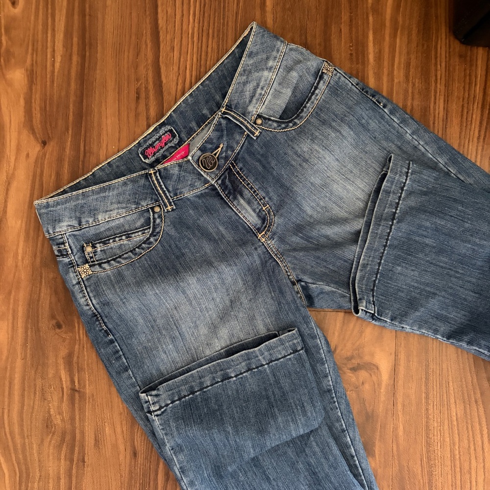 Wrangler low rise medium wash denim jeans - Picture 9 of 12